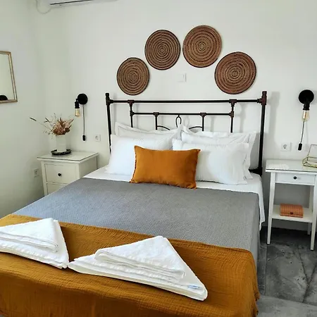 The Old Barn, Paros * Naousa (Paros)