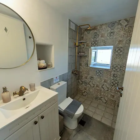 The Old Barn, Paros * 纳乌萨