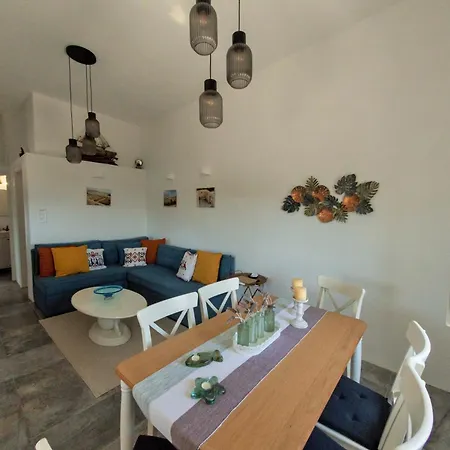 The Old Barn, Paros * Náoussa