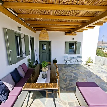 The Old Barn, Paros