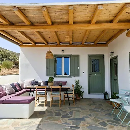 The Old Barn, Paros