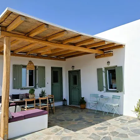 The Old Barn, Paros Náoussa