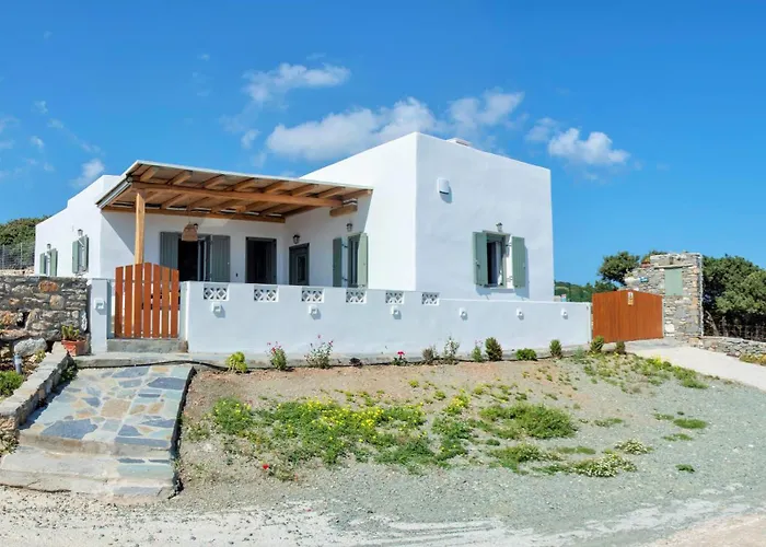 The Old Barn, Paros Науса